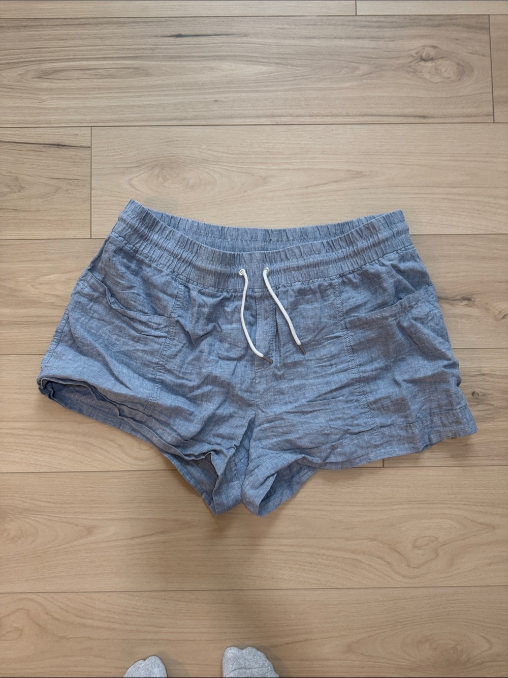 Athleta Light Blue Drawstring Cabo Linen 4in Shorts